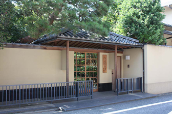 脩學館 玄関